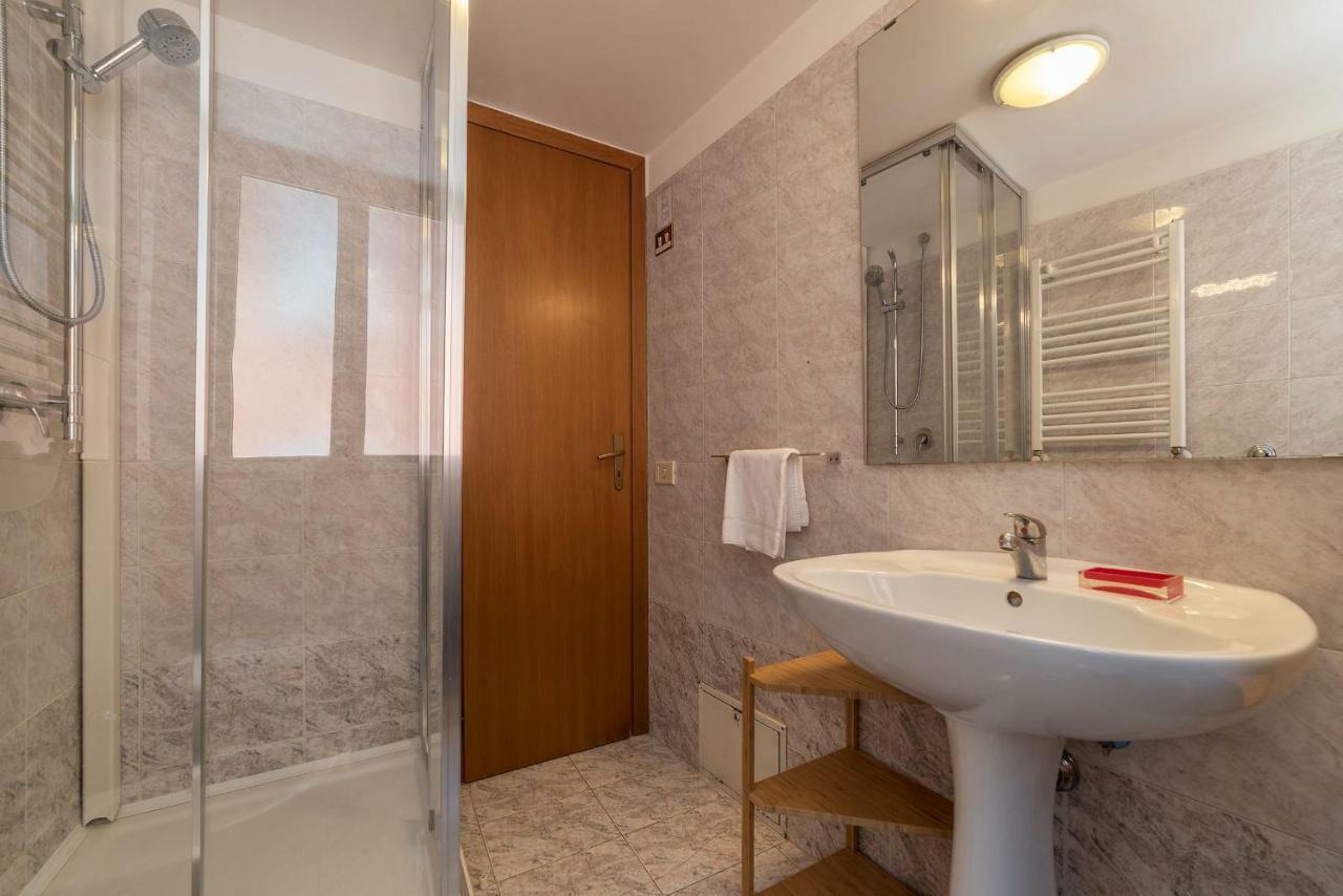 Casa Zeffiro - FromhometoРим Экстерьер фото