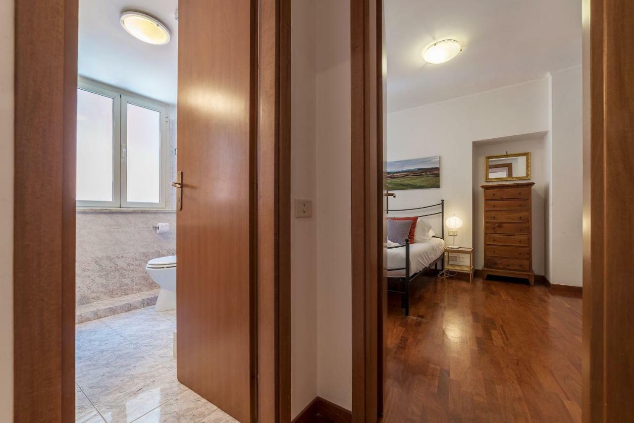Casa Zeffiro - FromhometoРим Экстерьер фото